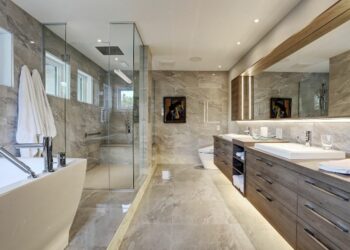 Quel budget prévoir pour une salle de bain ?