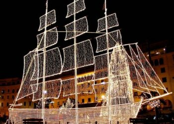 Quel est le peuple qui a instauré la tradition du sapin à Noël ?