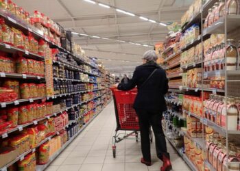 Quel est le premier supermarché en France ?