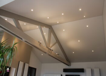 Quel luminaire pour un plafond rampant ?