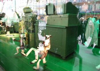 Quel magasin ouvert le 1er janvier 2022 Paris ?