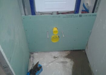 Quel matériau utiliser pour habiller un WC suspendu ?