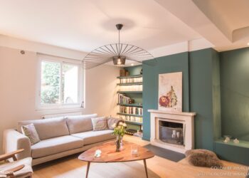 Quel papier peint autour d'une cheminée ?