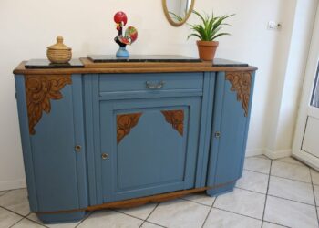 Quel papier peint avec des meubles en bois ?