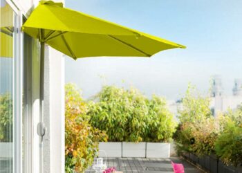 Quel parasol mettre sur un balcon ?