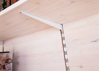 Quel poids sur étagère crémaillère ?