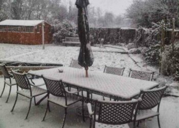 Quel table de jardin peut rester dehors ?