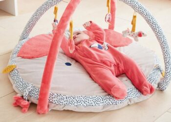 Quel tapis pour bébé qui rampe ?