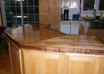 Quel vernis mettre sur une table de cuisine ?