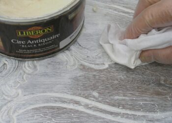 Quel vernis pour protéger un meuble peint ?