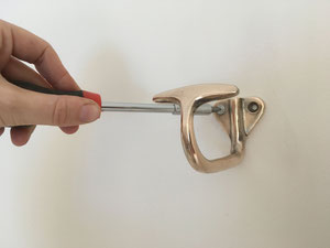 Quelle cheville pour fixer un porte manteau ?