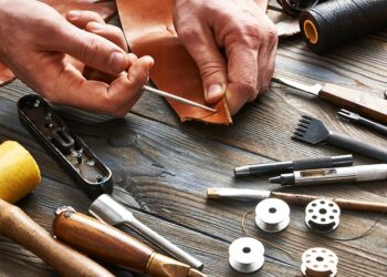 Quelle colle utiliser pour coller du simili cuir ?