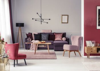 Quelle couleur associer au bordeaux foncé ?