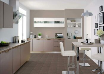 Quelle couleur associer avec mur taupe ?