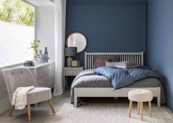 Quelle couleur choisir pour agrandir une petite chambre ?
