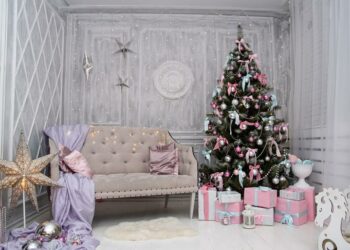 Quelle couleur de déco pour un sapin blanc ?