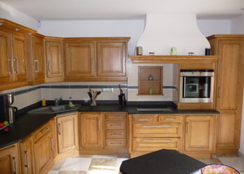 Quelle couleur de mur avec des meubles en chêne ?