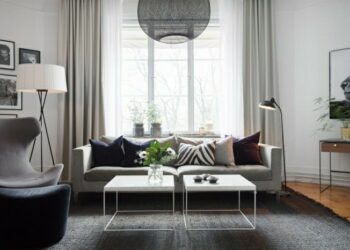 Quelle couleur de rideau avec des murs gris et blanc ?