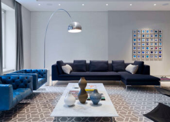 Quelle couleur de rideau avec un canapé noir ?