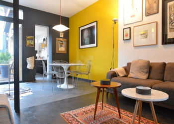 Quelle couleur de rideaux utiliser pour un salon beige ?