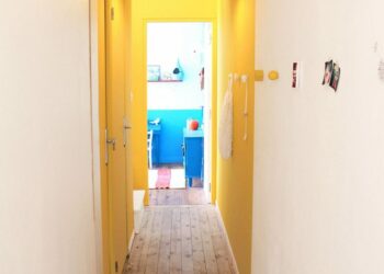 Quelle couleur pour une entrée étroite ?