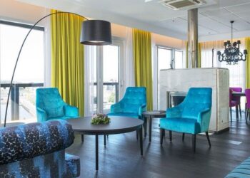Quelle couleur se marie avec bleu turquoise ?