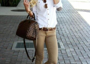 Quelle couleur se marie avec un pantalon gris ?