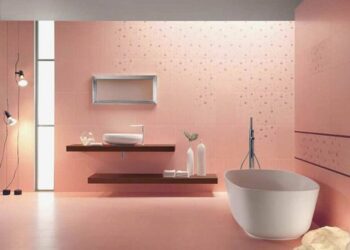 Quelle couleur va avec le rose dans une salle de bain ?