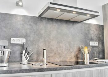 Quelle crédence derrière plaque vitroceramique ?