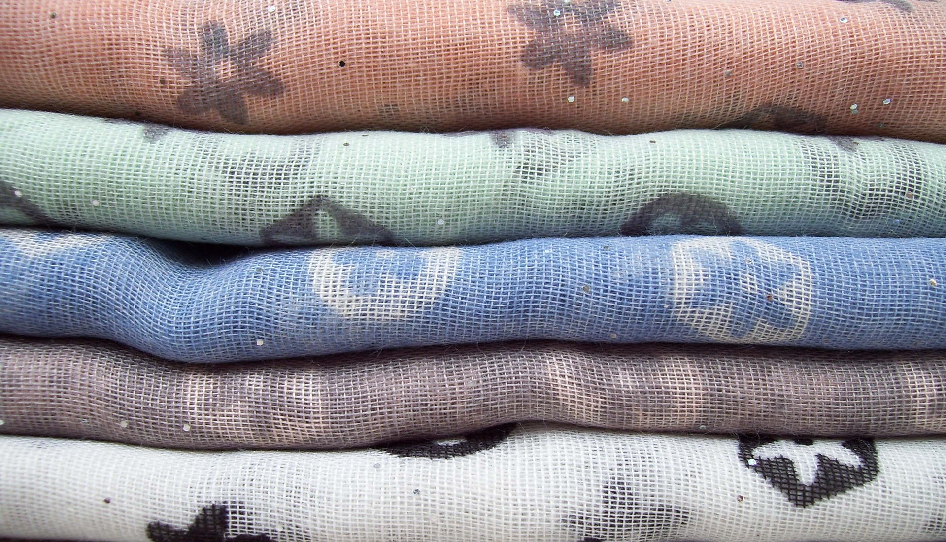 Quelle est la différence entre microfibre et coton