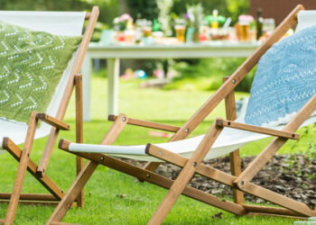 Quelle est la différence entre un transat et un bain de soleil ?