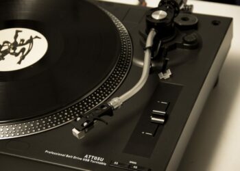 Quelle est la différence entre une platine et un Tourne-disque ?