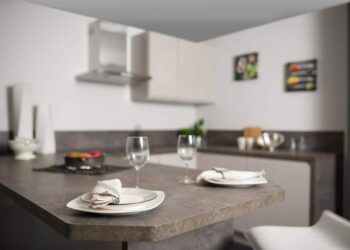 Quelle est la meilleure matière pour un plan de travail cuisine ?