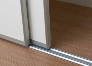 Quelle largeur rail porte coulissante ?