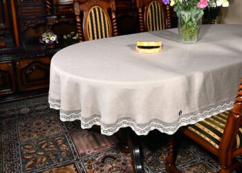 Quelle nappe pour une table ovale ?