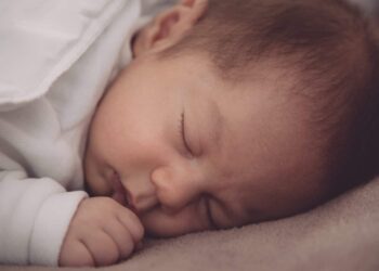 Quelle position bébé reflux ?