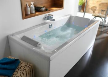 Quelle taille de salle de bain pour baignoire ?