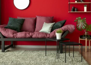 Quelles couleurs se marient avec l'aubergine ?