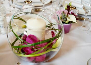 Quelles fleurs dans un vase rond ?