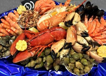 Qui A-t-il sur un plateau de fruit de mer ?