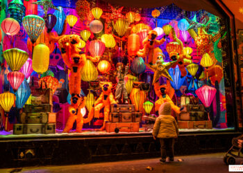 Qui a illuminé les vitrines des Galeries Lafayette cette année ?