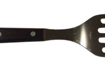 Qui a inventé la fourchette à 4 dents ?
