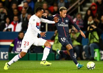 Qui a marqué 1000 buts dans l'histoire du football ?