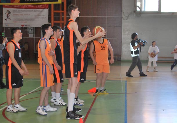 Qui est le plus grand basketteur du monde