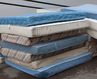 Qui reprend les vieux matelas