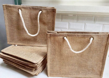 What is the importance of tote bag?
