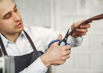 Comment enlever la colle du cuir |  Conseils pour enlever la colle