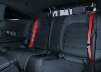 Comment réparer une déchirure de siège de voiture en cuir |  Conseils de réparation de siège d’auto