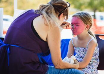 Est-ce que les peintures acryliques se lavent |  Comment laver les taches de peinture ?