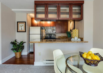 Comment désencombrer efficacement un petit appartement